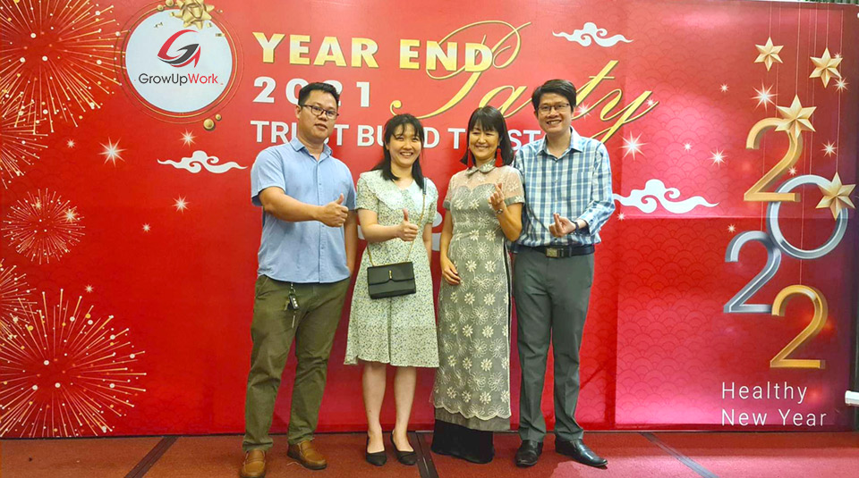 Team GrowUpWork tại sự kiện Year End Party 2021