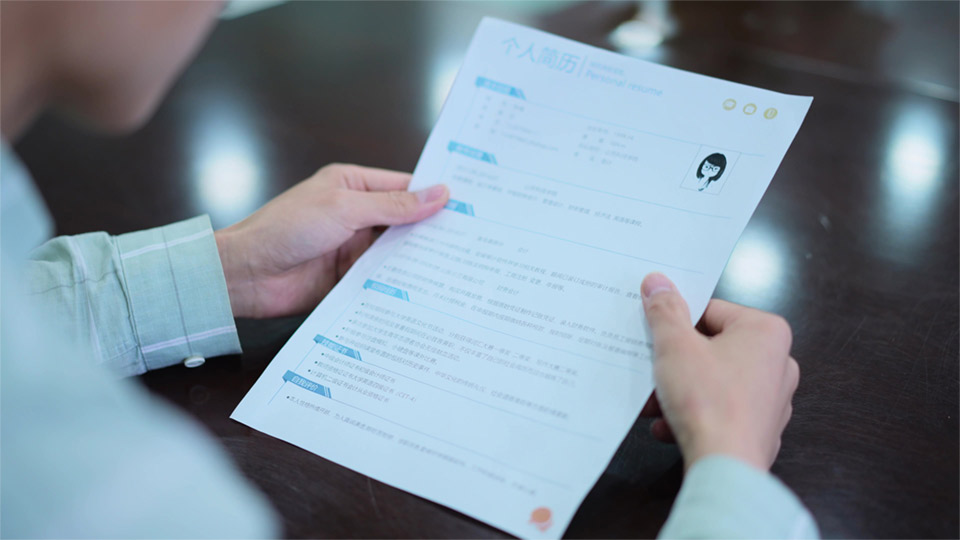 Chuẩn bị CV bản in trước khi vào cuộc phỏng vấn online