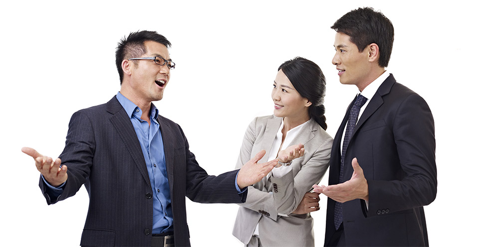 Thổi phòng và nói sai sự thật về cơ hội việc làm